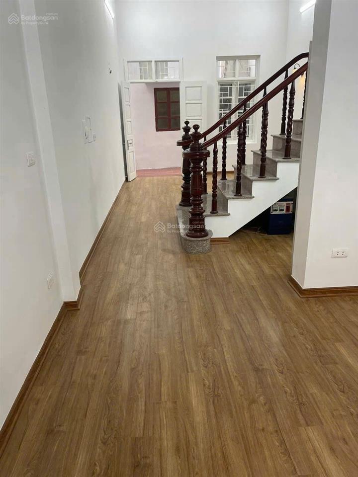 Cho thuê nhà nguyễn khoái 60mx3 tầng, 11 triệu/th, 4 ngủ, full nội thất, gần udic và đh kd& cn