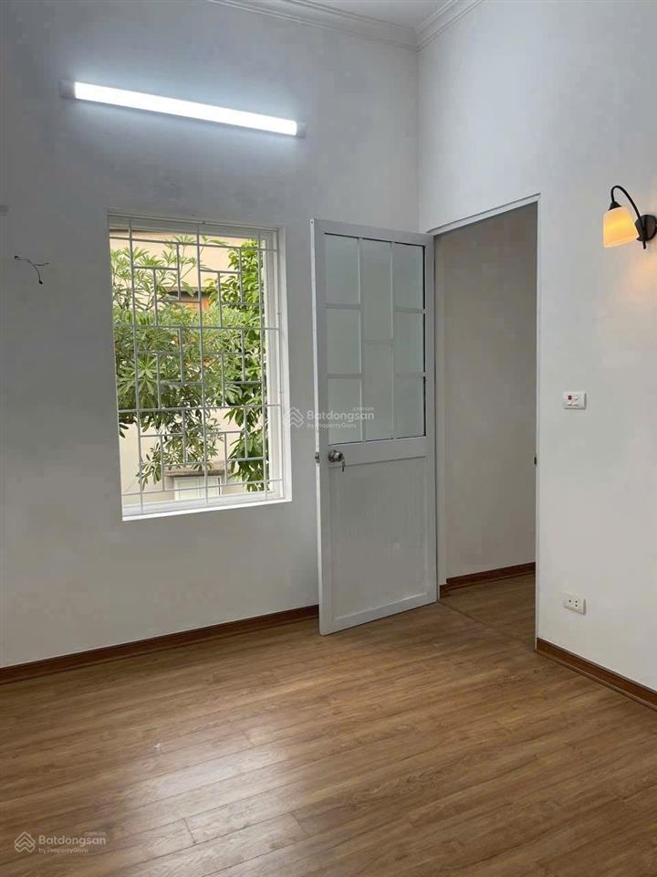 Cho thuê nhà nguyễn khoái 60mx3 tầng, 11 triệu/th, 4 ngủ, full nội thất, gần udic và đh kd& cn