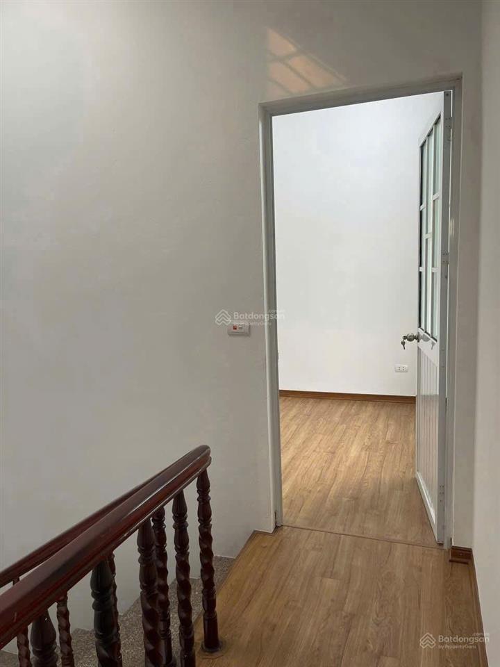 Cho thuê nhà nguyễn khoái 60mx3 tầng, 11 triệu/th, 4 ngủ, full nội thất, gần udic và đh kd& cn