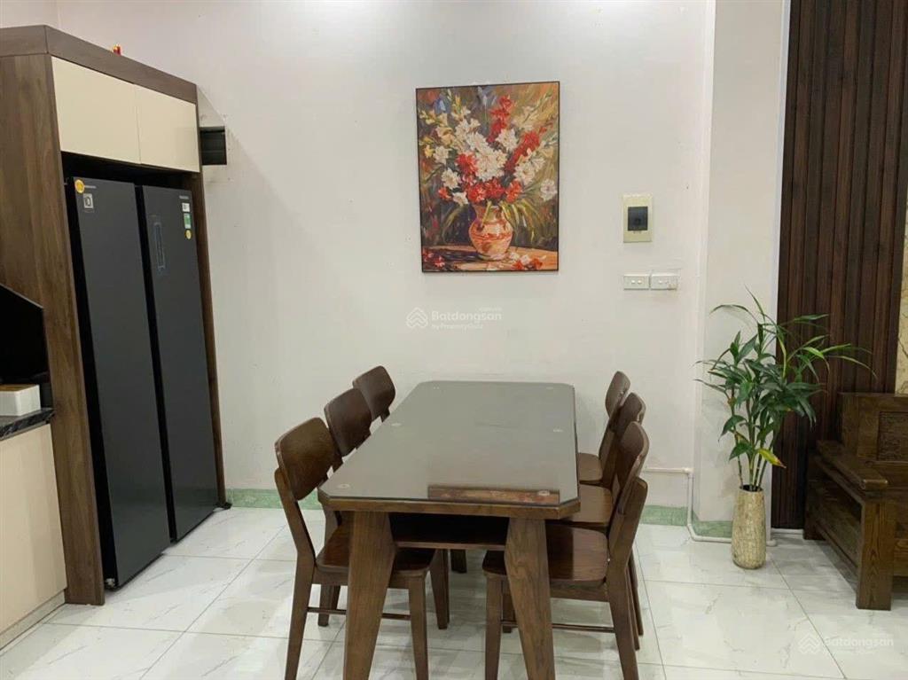 Cho thuê nhà 25 lạc trung, 52mx4 tầng, 15 triệu/th, 4 ngủ, 3 wc, full nội thất, nhà mới, gần ô tô.