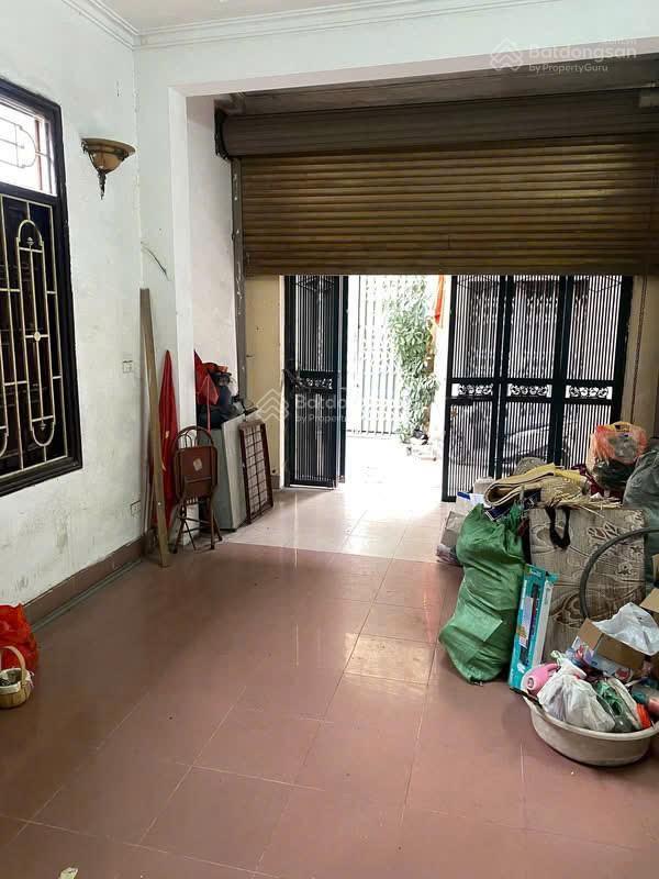 Cho thuê nhà ngõ gốc đề 40mx4 tầng, 12,5 triệu/th, 4 ngủ, 3 wc , full nội thất, ngõ nông, gần ô tô.