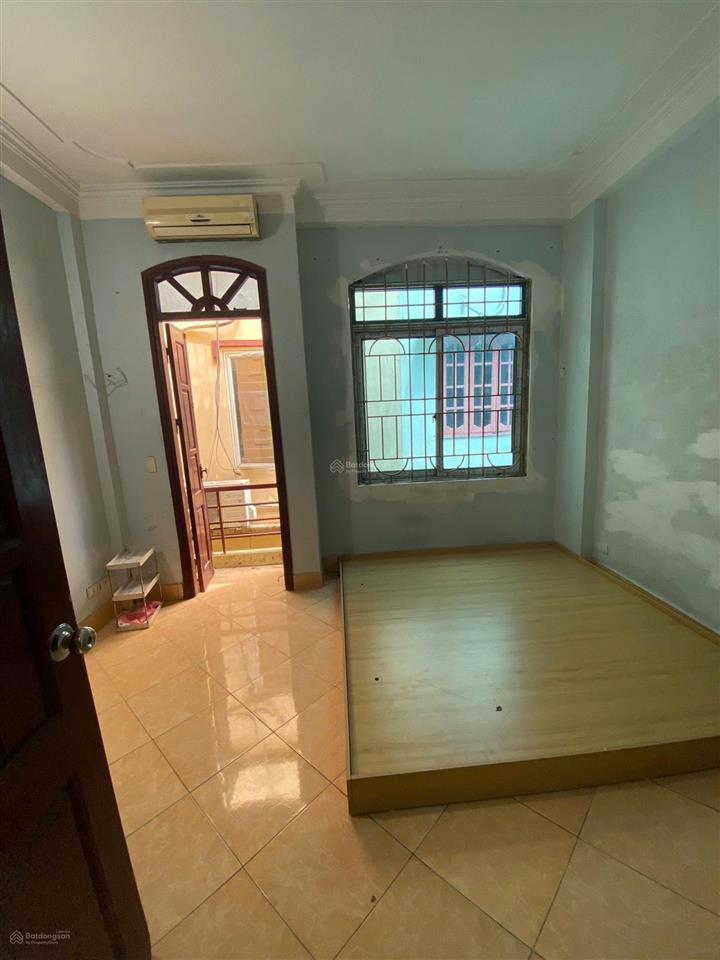 Cho thuê nhà 699 vũ tông phan 38mx4 tầng, 9 triệu/th, 6 ngủ, được làm chdv