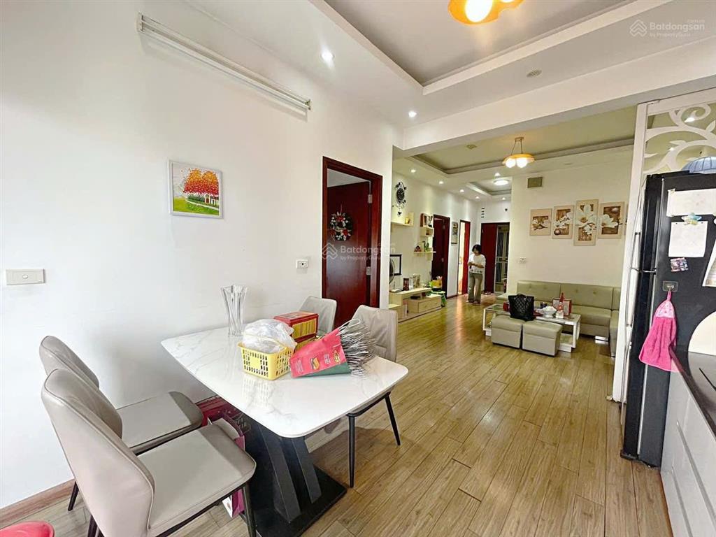 Cho thuê cc nam đô trương định 104m, 13 triệu/th, 3 ngủ,2 wc, căn góc, nhà mới, full nội thất.