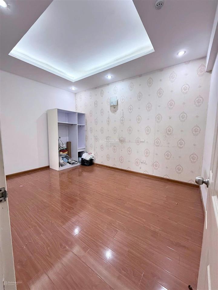 Cho thuê ch 130 nguyễn đức cảnh, 131m, 13,5 triệu/th, 3 ngủ, 2 wc, full nội thất, nhà mới, căn góc