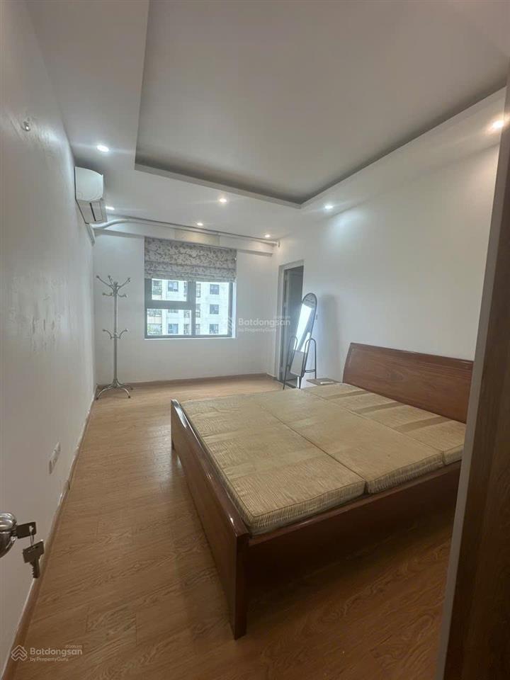Cho thuê cc 885 tam trinh, 90m, 11,5 triệu/th, 3 ngủ 2 wc, full nội thất, căn góc thoáng.