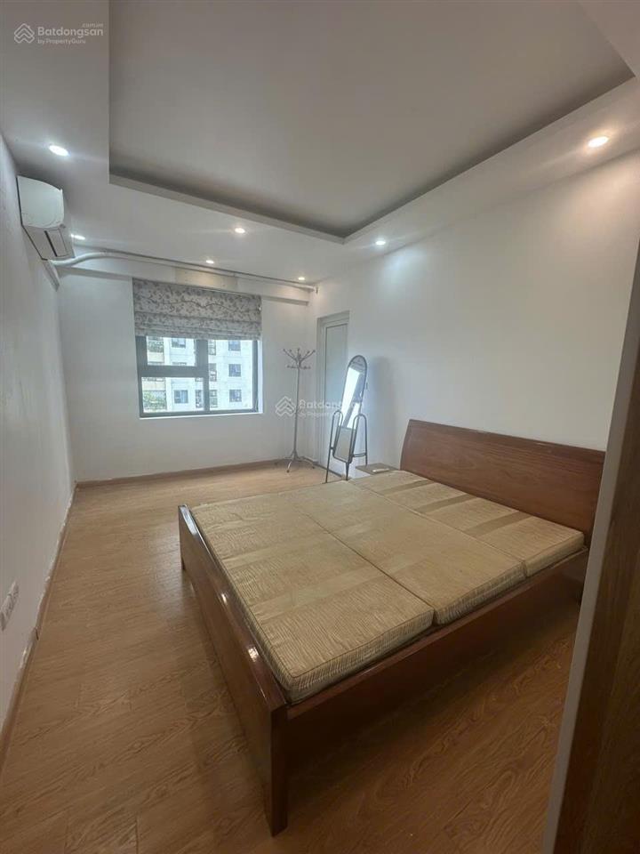 Cho thuê cc 885 tam trinh, 90m, 11,5 triệu/th, 3 ngủ 2 wc, full nội thất, căn góc thoáng.