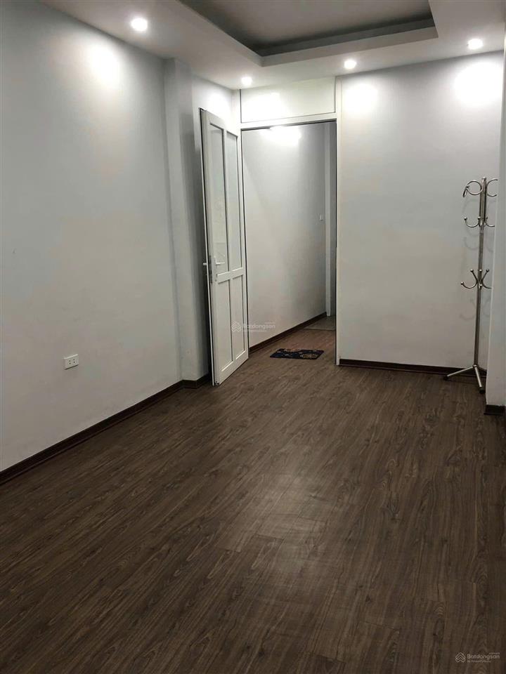 Cho thuê nhà đại la, 28mx4 tầng, 8,5 triệu/th, 3 ngủ, 2 wc, nhà đẹp mới, gần ô tô.