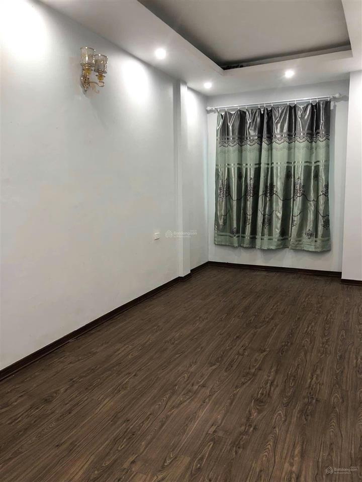 Cho thuê nhà đại la, 28mx4 tầng, 8,5 triệu/th, 3 ngủ, 2 wc, nhà đẹp mới, gần ô tô.