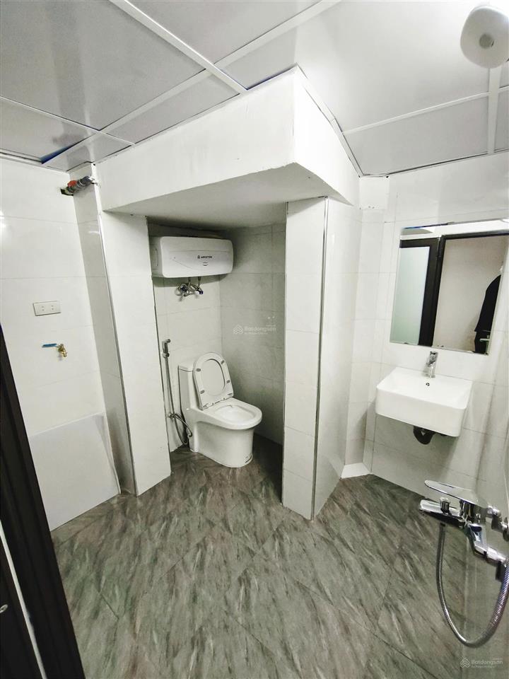 Cho thuê ch tầng 1 quỳnh mai, 80m, 9 triệu/th, 2 ngủ, 1 wc full nội thất, gần phố