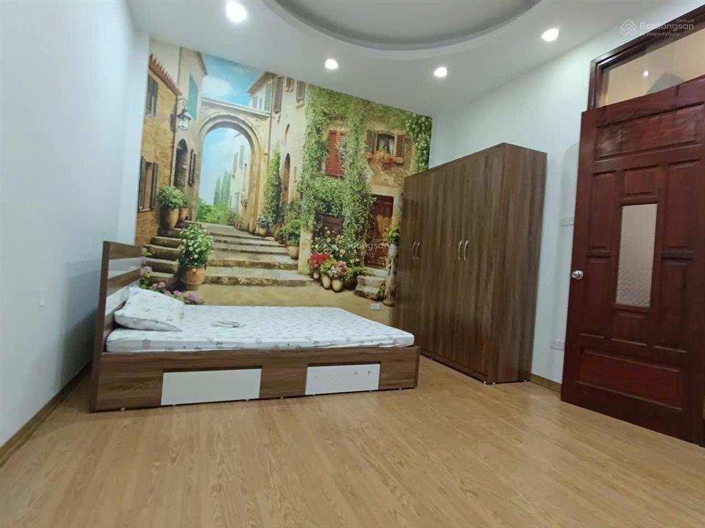 Cho thuê nhà 300 minh khai, 34mx5 tầng, 12 triệu/th, 3 ngủ, 4 wc, full nội thất