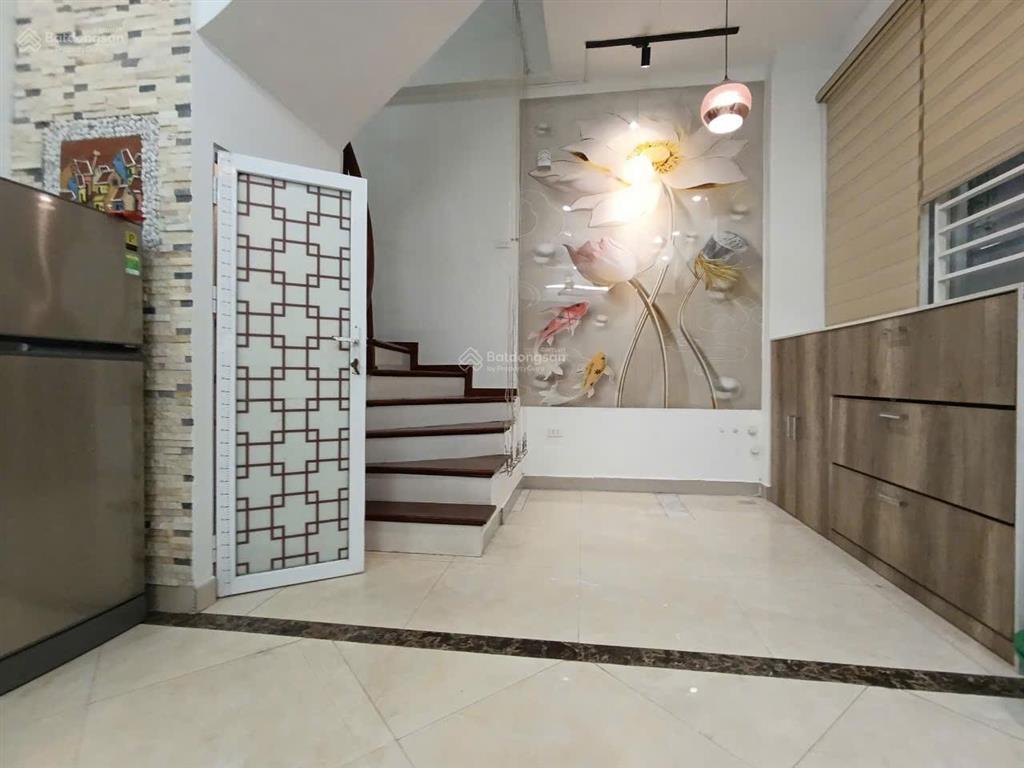 Cho thuê nhà 300 minh khai, 34mx5 tầng, 12 triệu/th, 3 ngủ, 4 wc, full nội thất