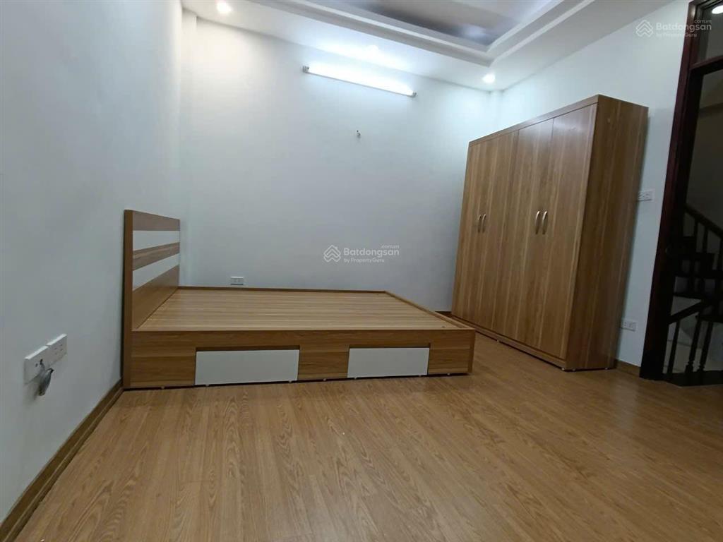 Cho thuê nhà 300 minh khai, 34mx5 tầng, 12 triệu/th, 3 ngủ, 4 wc, full nội thất