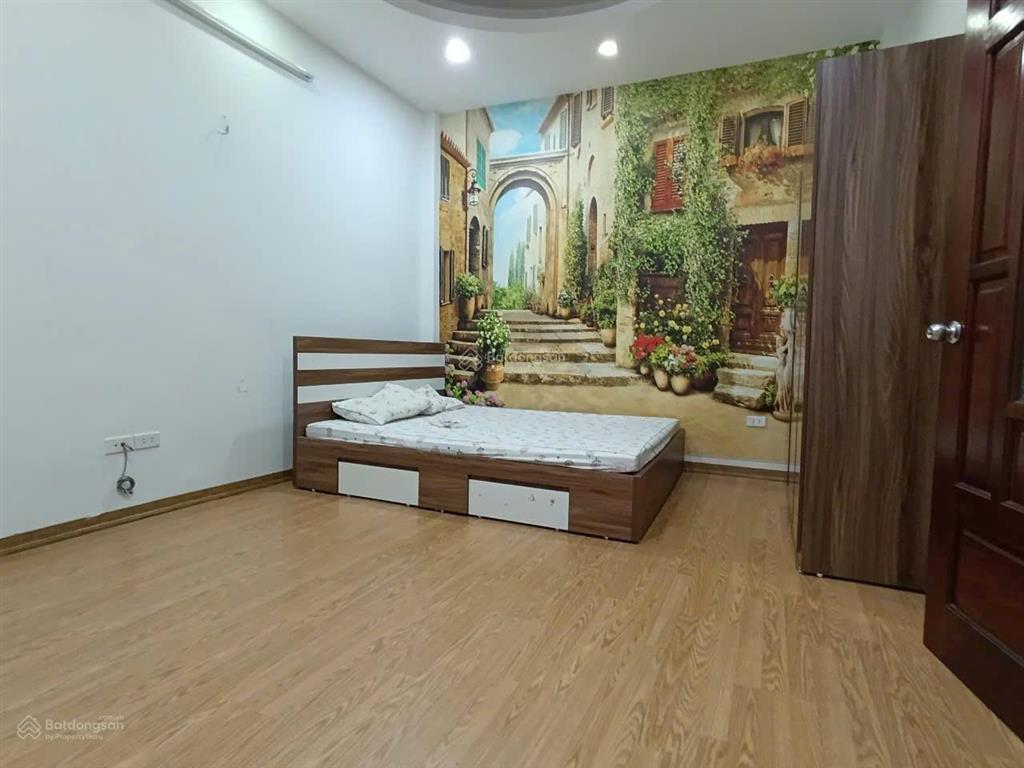 Cho thuê nhà 300 minh khai, 34mx5 tầng, 12 triệu/th, 3 ngủ, 4 wc, full nội thất