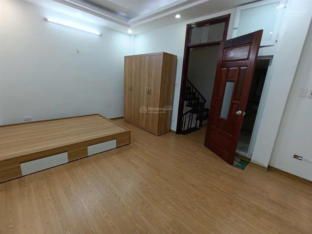 Cho thuê nhà 300 minh khai, 34mx5 tầng, 12 triệu/th, 3 ngủ, 4 wc, full nội thất