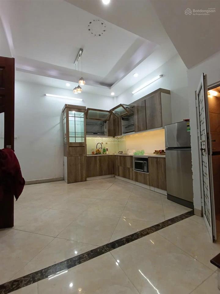Cho thuê nhà 300 minh khai, 34mx5 tầng, 12 triệu/th, 3 ngủ, 4 wc, full nội thất