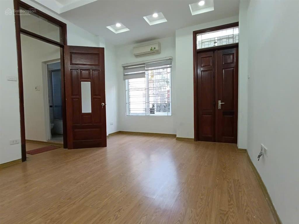 Cho thuê nhà 300 minh khai, 34mx5 tầng, 12 triệu/th, 3 ngủ, 4 wc, full nội thất