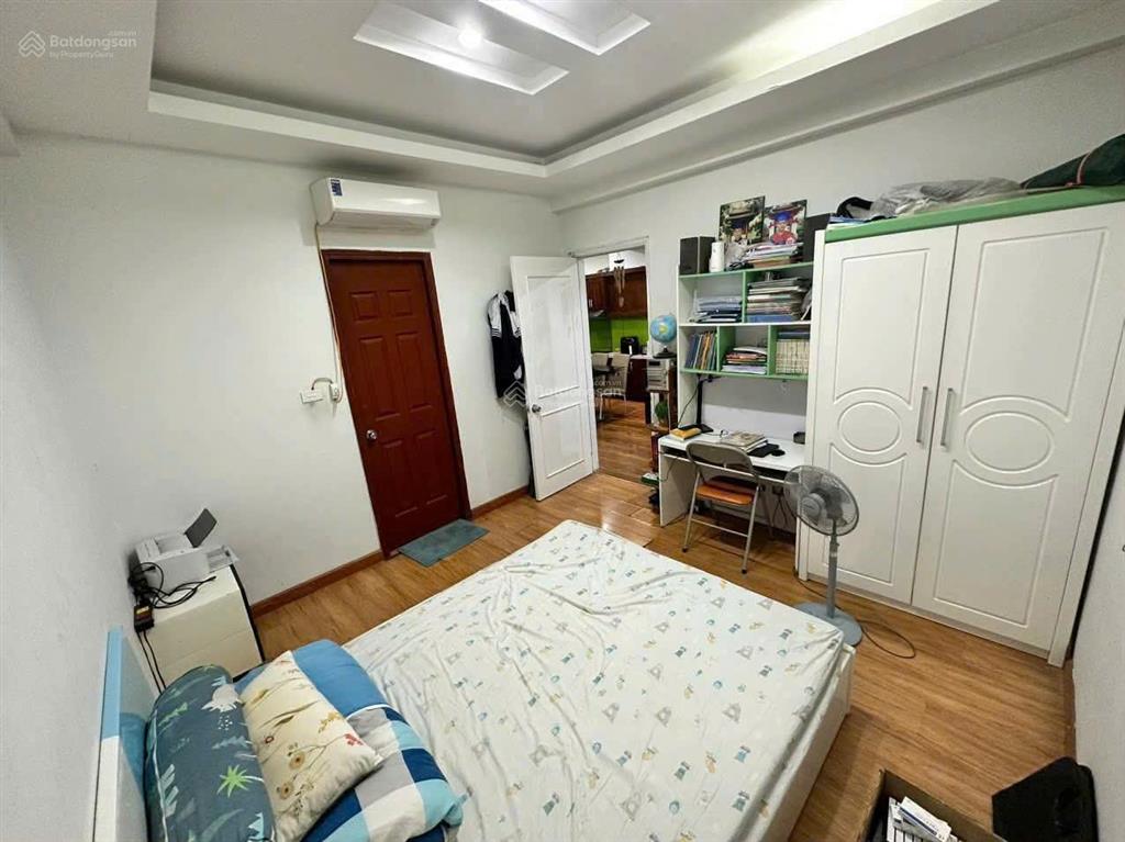 Cho thuê ch 282 lĩnh nam, 105m 10,5 triệu/th, 3 ngủ, 2 wc, full nội thất, căn góc thoáng.