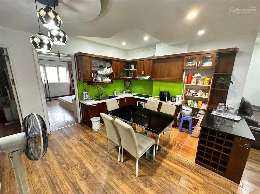 Cho thuê ch 282 lĩnh nam, 105m 10,5 triệu/th, 3 ngủ, 2 wc, full nội thất, căn góc thoáng.