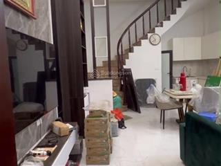 Cho thuê nhà đại la, 34mx4 tầng, 12 triệu/th, 3 ngủ, 2 wc, full nội thất, mấy bước chân ra phố.