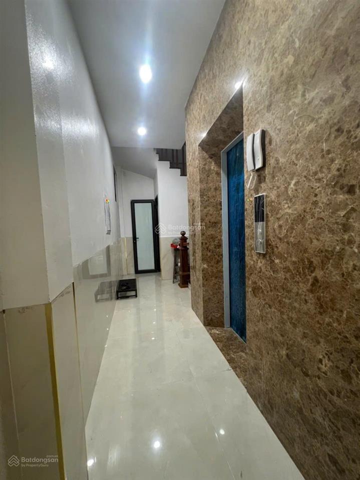 Cho thuê mặt phố dương văn bé 60mx6 tầng, 39 triệu/th, thang máy, nhà mới, kinh doanh sầm uất.