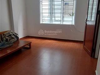 Cho thuê nhà 86 võ thị sáu, 27mx5 tầng, 10 triệu/th, 3 ngủ, ngõ nông nhà thoáng, gần hồ, công viên