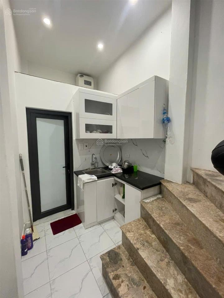Cho thuê nhà 295 bạch mai, 50m, 12 triệu, 3 ngủ, full nội thất, ngõ to, gần đh bk, chợ mơ