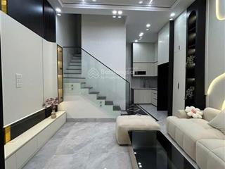 Cho thuê nhà 136 lò đúc, 43mx5 tầng, 20 triệu/th, 7 ngủ, 6 wc, full nội thất, thang máy, nhà mới.