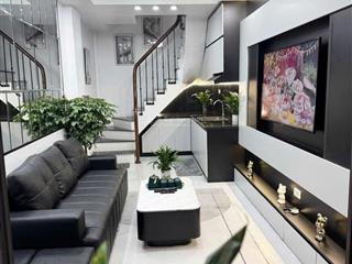 Cho thuê nhà 738 bạch đằng, 30mx5 tầng, 12 triệu/th, 3 ngủ, 4 wc, full nội thất, nhà mới thoáng.