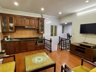 Cho thuê nhà phố cảm hội, 24mx4 tầng, giá 8,5 triệu/th, 2 ngủ, full đồ, gần phố.