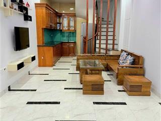 Cho thuê nhà nam dư, 32mx4 tầng, 10 triệu/th, 3pn, full nội thất, nhà mới, gần chợ, cách ô tô 10m