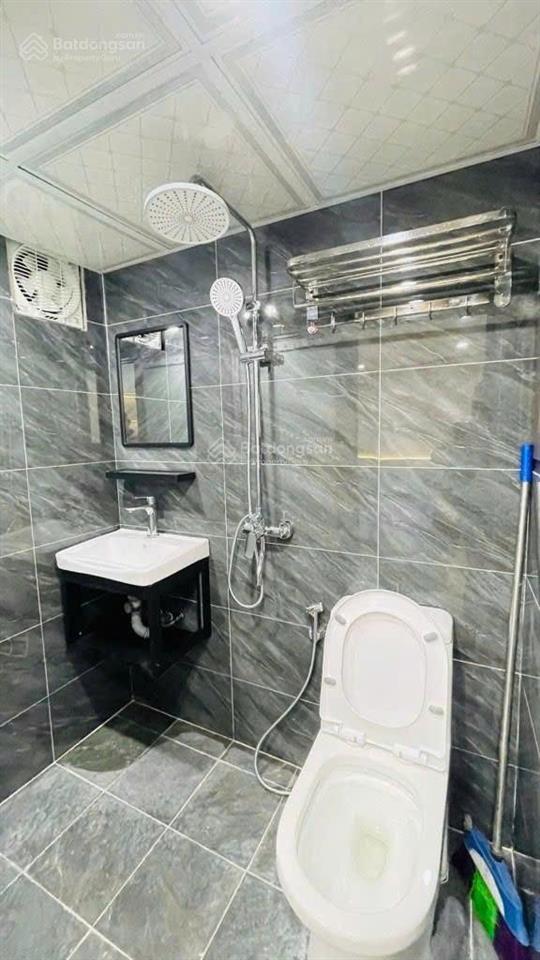 Cho thuê ch e7 quỳnh mai, thanh nhàn, 80m2, 9 triệu, 3 ngủ, 2 wc, căn góc thoáng, full nội thất mới