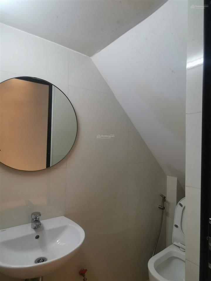 Cho thuê nhà 47 nguyễn đức cảnh, 45m x 3 tầng, 11 triệu, 3 ngủ, full nội thất, nhà ở thoáng.