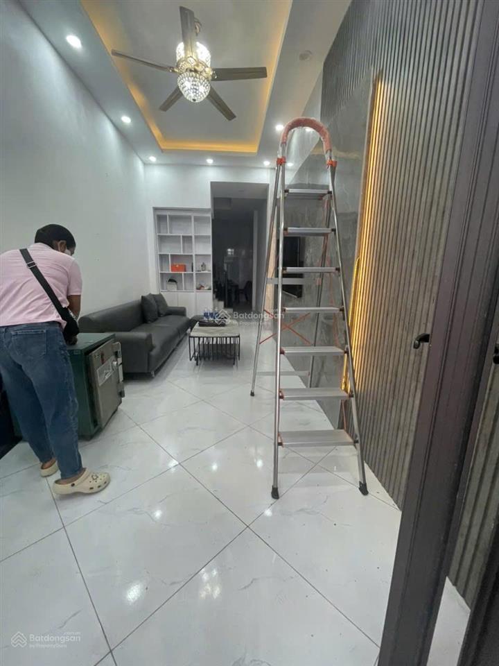 Cho thuê nhà 35 mai động, 30mx4 tầng, 9 triệu/th, 2 ngủ, 3 wc, nhà đẹp mới, thoáng, tiện ích nhiều.