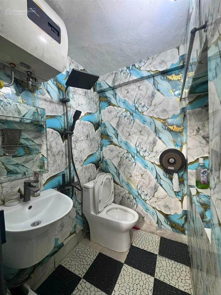 Cho thuê ch tầng 1 quỳnh mai, hbt, 70m², 8 triệu/th, 2 ngủ, full nội thất, thoáng trước sau, ô tô