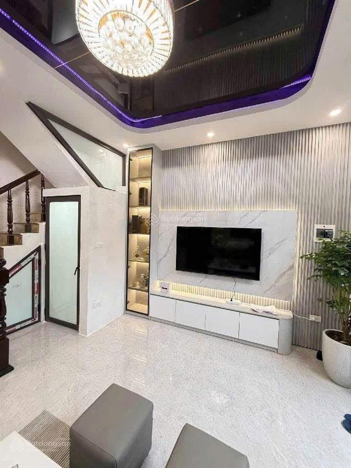Cho thuê nhà trại cá, trương định, 32mx5 tầng, 11,5 triệu, 3 ngủ, 4 wc, full đồ, nhà đẹp thoáng.