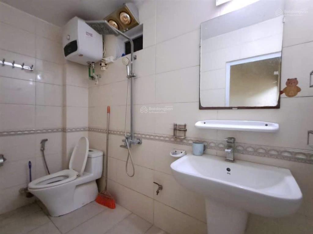 Cho thuê nhà 71 gốc đề, 40m x 4 tầng, 12,5 triệu/th, 4 ngủ, full đồ, nhà đẹp thoáng, trung tâm.
