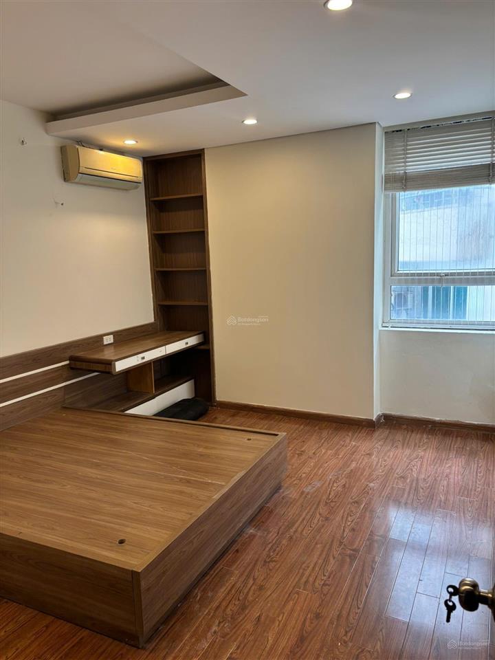 Cho thuê ch 25 tân mai, 120m, 13 triệu/th, 3 ngủ, 2 wc, full đồ, nhà đẹp căn góc thoáng, tầng trung