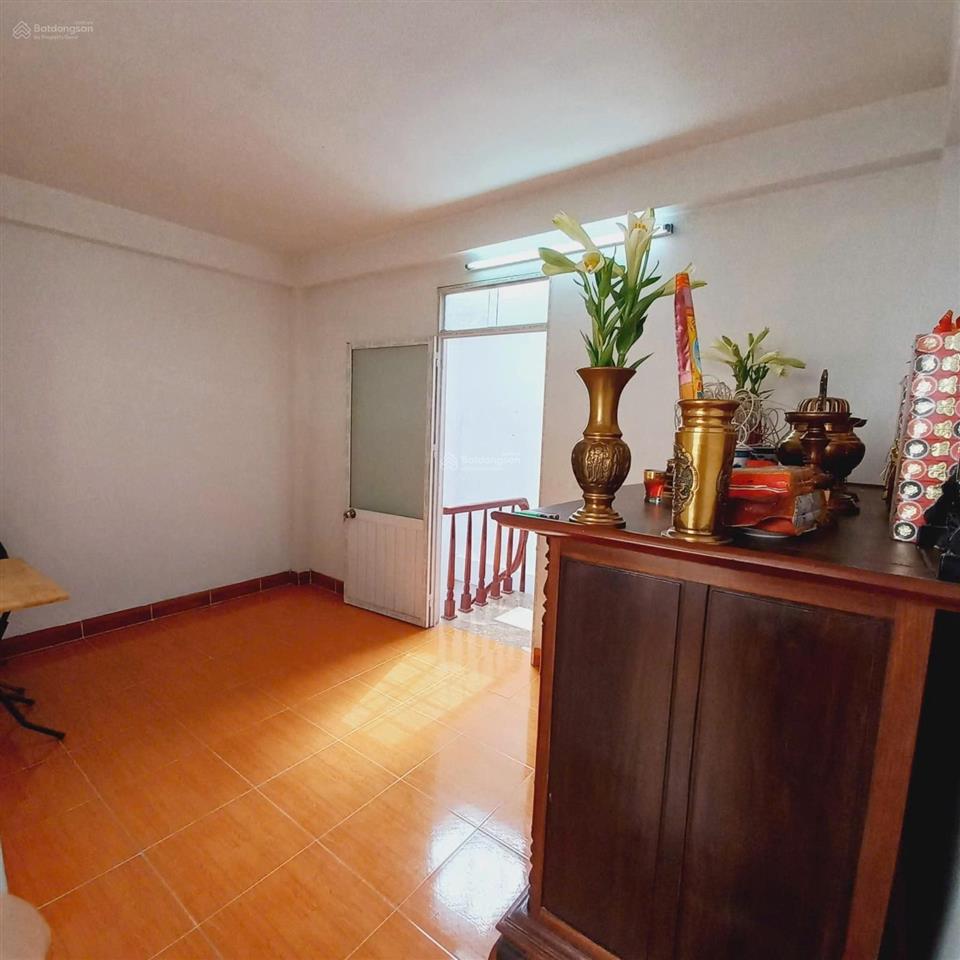 Cho thuê nhà 141 nam dư, 30m2x4 tầng, 8 triệu/th, 2 phòng ngủ, 3 wc, full nội thất