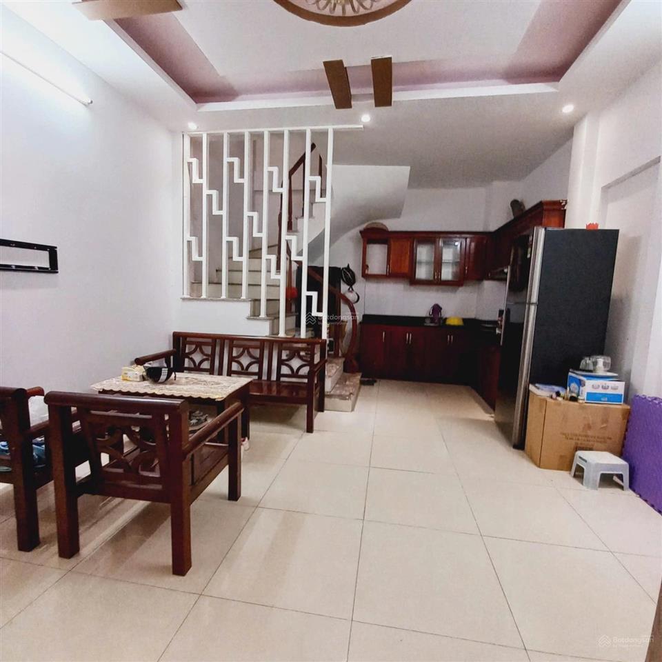 Cho thuê nhà 141 nam dư, 30m2x4 tầng, 8 triệu/th, 2 phòng ngủ, 3 wc, full nội thất