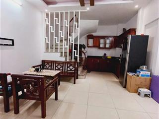 Cho thuê nhà 141 nam dư, 30m2x4 tầng, 8 triệu/th, 2 phòng ngủ, 3 wc, full nội thất