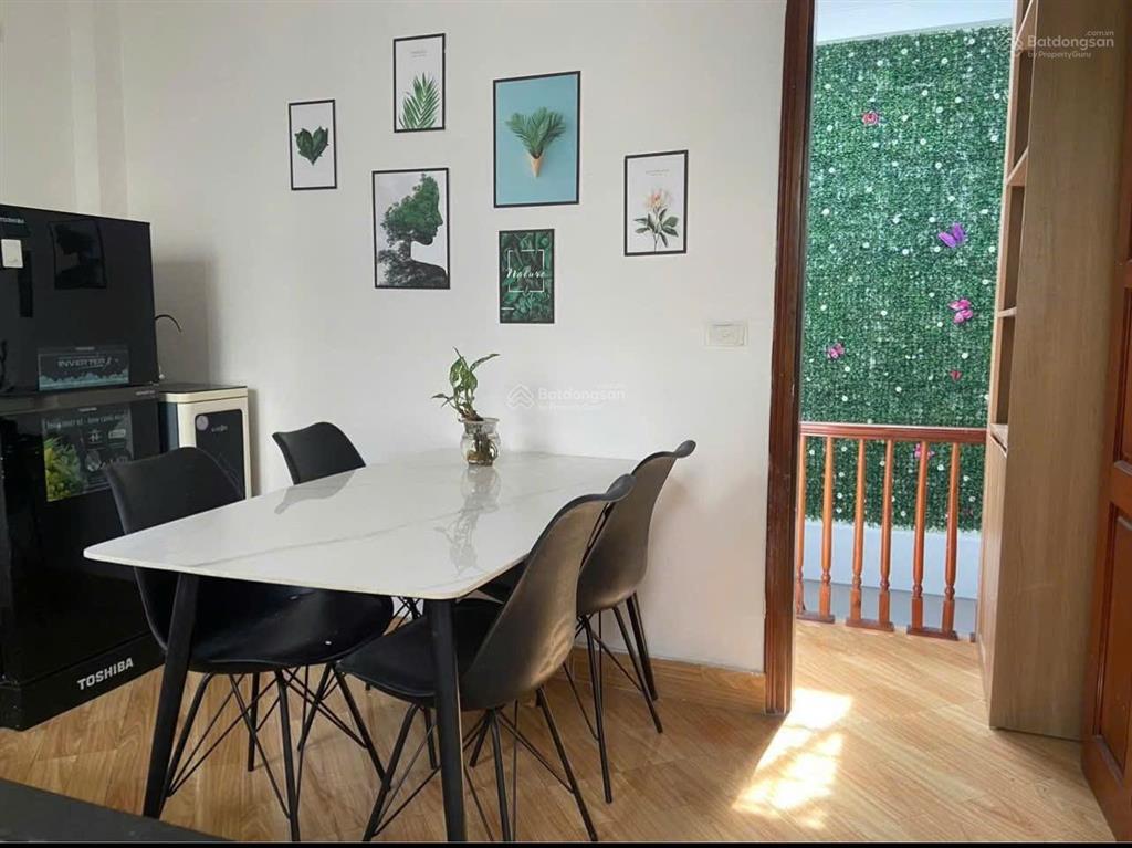 Cho thuê nhà 521 trương định, 35m x 5 tầng, 12 triệu/th, 3 ngủ, 4 wc, full đồ, nhà thoáng đẹp, mới.