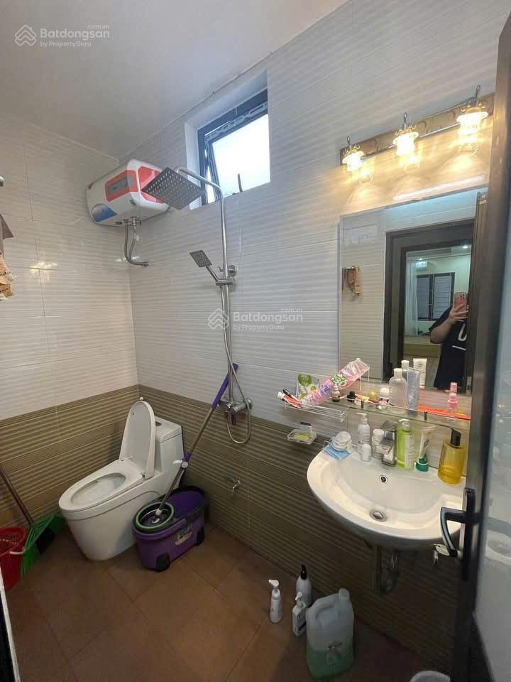Cho thuê nhà mạc thị bưởi, 35m2x5 tầng, 12,5 triệu, 3 ngủ, 4 wc, full đồ, nhà mới thoáng, gần ô tô