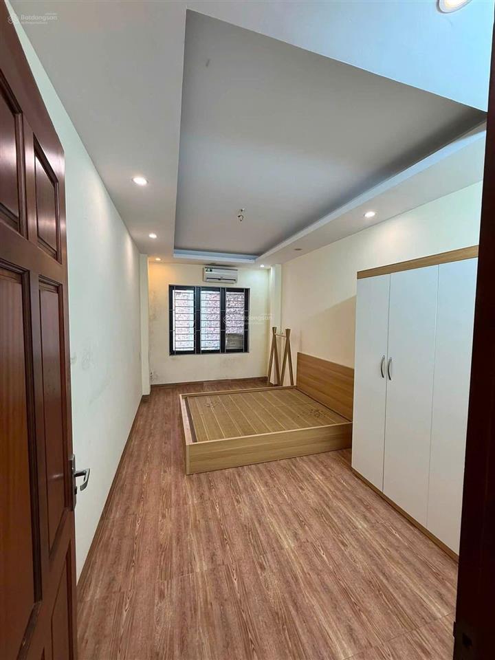 Cho thuê nhà mạc thị bưởi, 35m2x5 tầng, 12,5 triệu, 3 ngủ, 4 wc, full đồ, nhà mới thoáng, gần ô tô