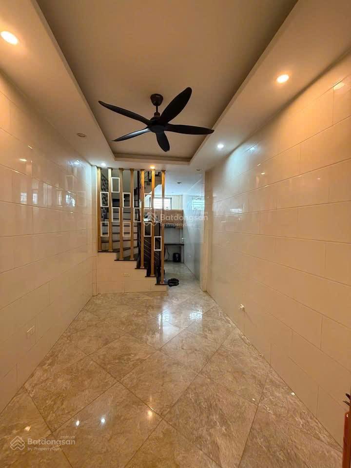 Cho thuê nhà mạc thị bưởi, 35m2x5 tầng, 12,5 triệu, 3 ngủ, 4 wc, full đồ, nhà mới thoáng, gần ô tô