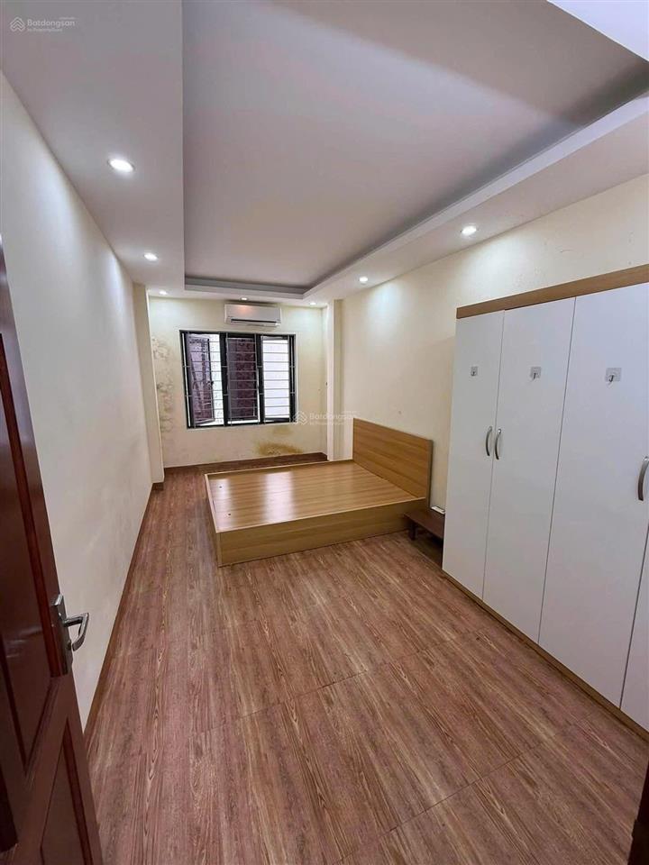 Cho thuê nhà mạc thị bưởi, 35m2x5 tầng, 12,5 triệu, 3 ngủ, 4 wc, full đồ, nhà mới thoáng, gần ô tô