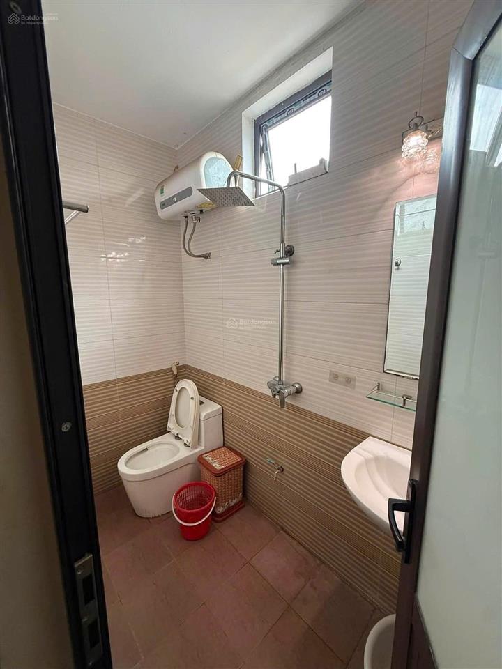 Cho thuê nhà mạc thị bưởi, 35m2x5 tầng, 12,5 triệu, 3 ngủ, 4 wc, full đồ, nhà mới thoáng, gần ô tô
