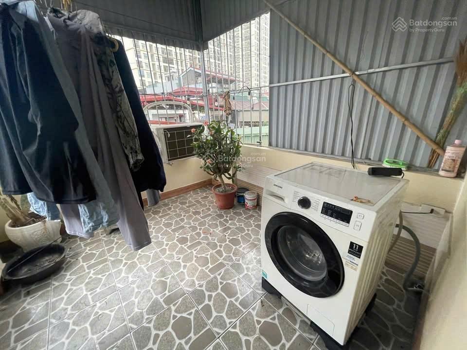 Cho thuê nhà mạc thị bưởi, 35m2x5 tầng, 12,5 triệu, 3 ngủ, 4 wc, full đồ, nhà mới thoáng, gần ô tô