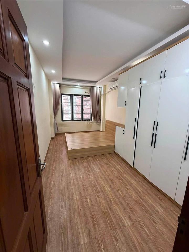 Cho thuê nhà mạc thị bưởi, 35m2x5 tầng, 12,5 triệu, 3 ngủ, 4 wc, full đồ, nhà mới thoáng, gần ô tô