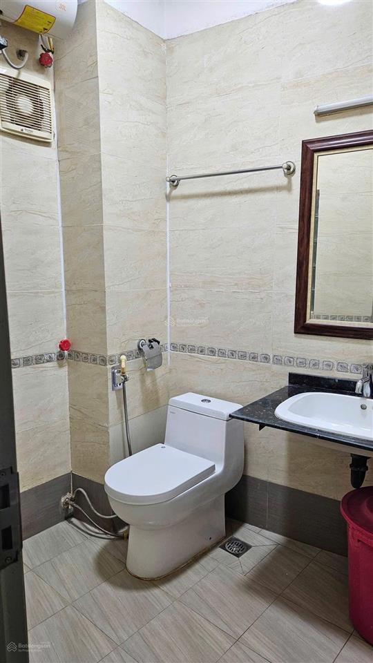 Cho thuê nhà 184 trần khát chân, 40m x 4 tầng, 11 triệu, 3 ngủ, 4 wc, full đồ, gần ô tô