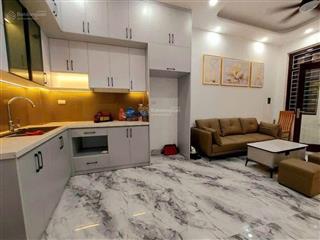 Cho thuê nhà 15 vân hồ, 40mx5 tầng, 13,5 triệu/th, 3 ngủ, 4 wc, full đồ, gần phố, gần công viên, đh
